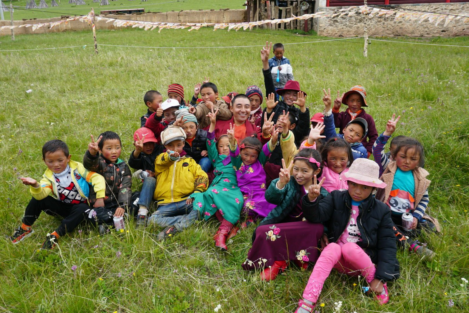 上海鞠豪知识产权咨询有限公司公益回顾丨家国同欢月同圆 温暖满载甘孜州(图14)